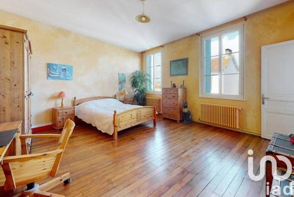 Maison 11 pièces de 390 m² à Meaux (77100)
