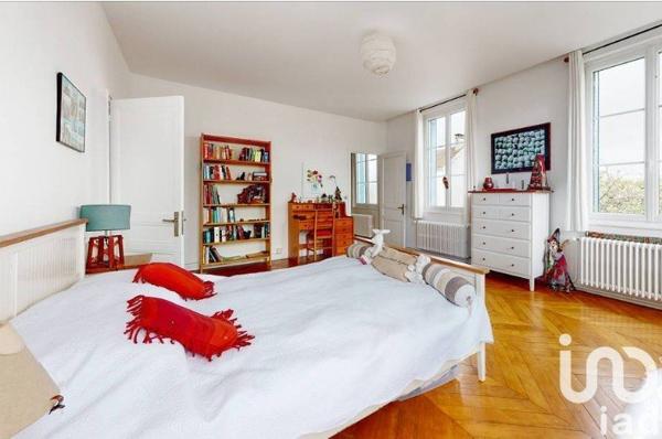 Maison 11 pièces de 390 m² à Meaux (77100)