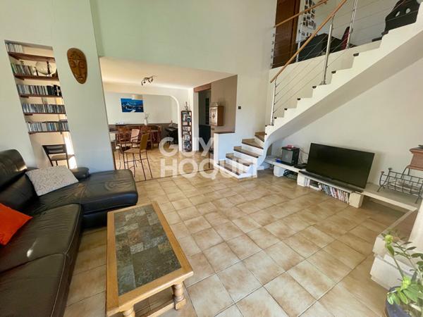 Bouc Bel Air, maison de 129 m2 , 3 chambres , sur terrain de 540 m2 avec piscine