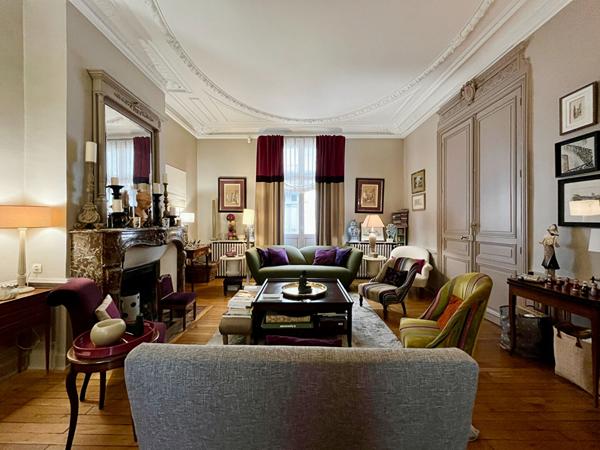 Tours - Quartier des Prébendes - Maison 245m2 + parking