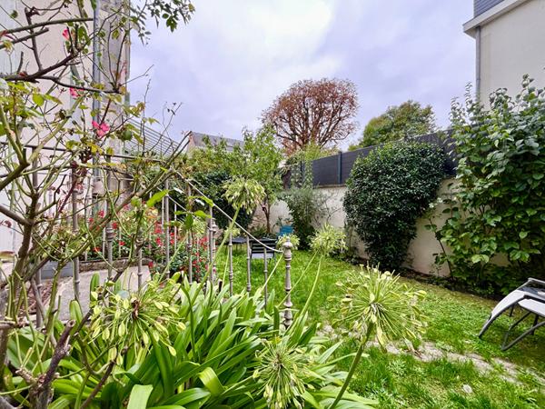 Tours - Quartier des Prébendes - Maison 245m2 + parking