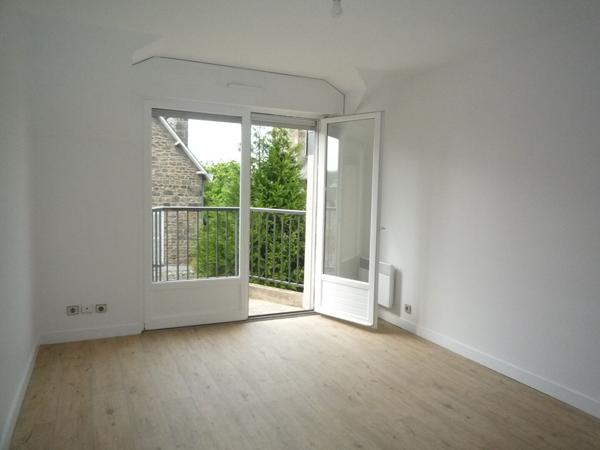 SAINT MALO  SAINT SERVAN APPARTEMENT T2  EN RESIDENCE  - PLACE DE PARKING EN SOUS SOL
