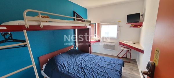 Hôtel Bureau de 45 Chambres . Emplacement Stratégique et Forte Visibilité