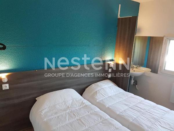 Hôtel Bureau de 45 Chambres . Emplacement Stratégique et Forte Visibilité