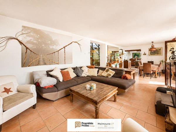 Maison, Gilly Sur Isère 15 pièces  353 m2 + dépendance de 200 m²