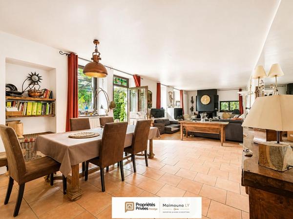 Maison, Gilly Sur Isère 15 pièces  353 m2 + dépendance de 200 m²