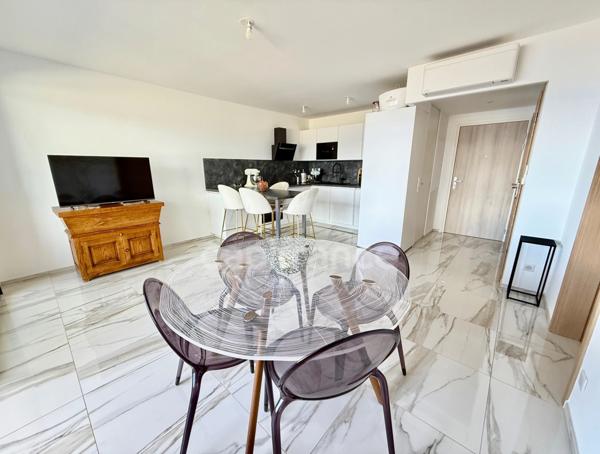 AJACCIO (Corse) : A vendre superbe appartement T2 standing, vue mer imprenable, parking