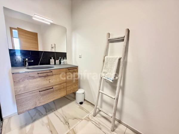 AJACCIO (Corse) : A vendre superbe appartement T2 standing, vue mer imprenable, parking