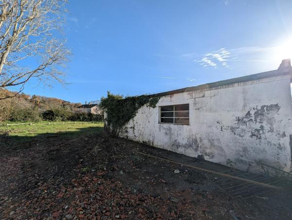 GARAGE 60m² avec jardin