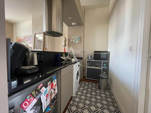 SAINTES historique Appartement T2 de 46m²,proche mairie.