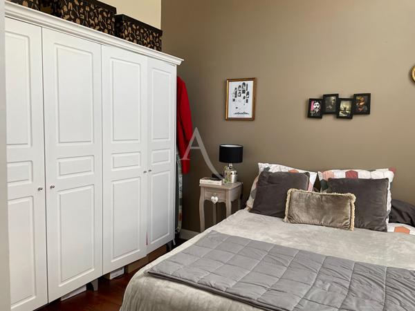 SAINTES historique Appartement T2 de 46m²,proche mairie.