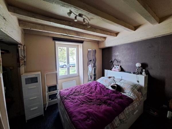 Maison ancienne plain-pied sur 510m² terrain.