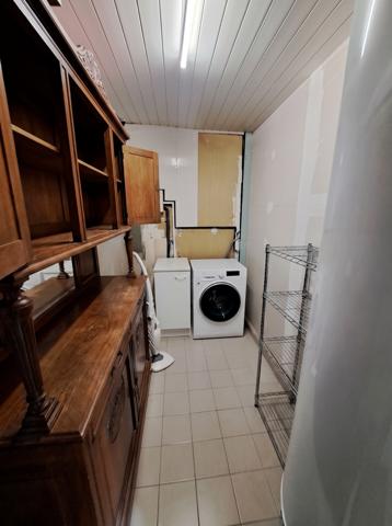 Maison ancienne plain-pied sur 510m² terrain.