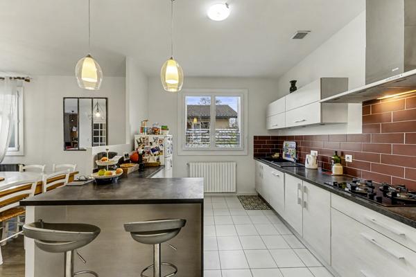 Maison 4 chambres - Espace indépendant - Garage double 53 m² - Lac Saint-Caprais à pied