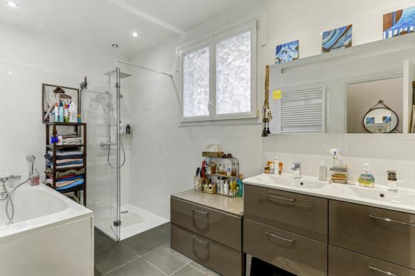 Maison 4 chambres - Espace indépendant - Garage double 53 m² - Lac Saint-Caprais à pied