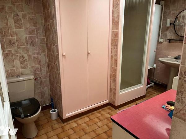 Maison avec 3 chambres, petite cour