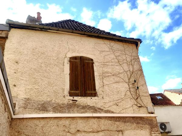 Appartement T2 en duplex loué – Proximité centre-ville de Nuits-Saint-Georges