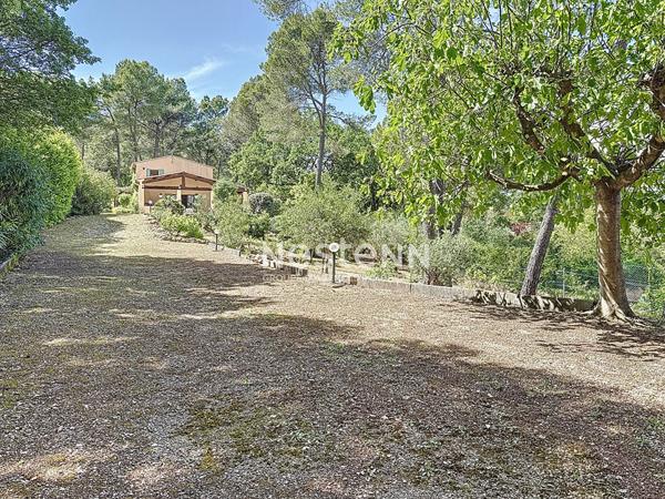 A VENDRE -Maison Le Cannet Des Maures 6 pièces 156 m2-Terrain 3580m2- Piscine,Carport,sous-sol