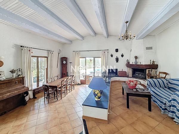 A VENDRE -Maison Le Cannet Des Maures 6 pièces 156 m2-Terrain 3580m2- Piscine,Carport,sous-sol