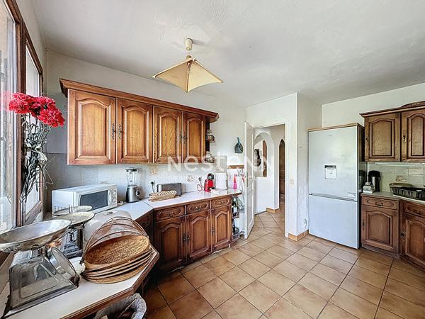 A VENDRE -Maison Le Cannet Des Maures 6 pièces 156 m2-Terrain 3580m2- Piscine,Carport,sous-sol