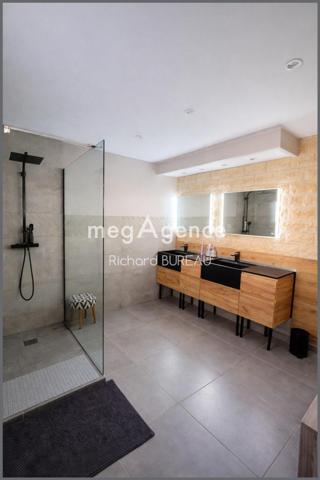 Maison à PIGNANS, 83790 - 13 pièces 378m²