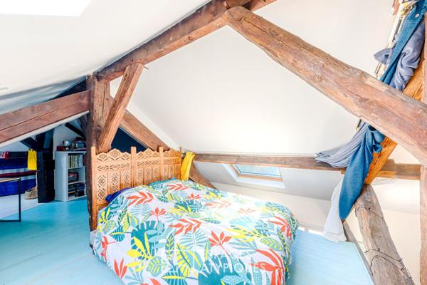 En exclusivité, duplex de charme à mi-chemin entre le centre ville et les Bords de Seine