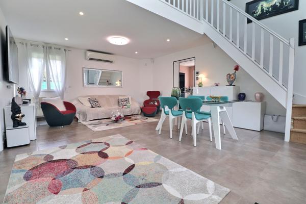 Plan-de-Cuques (13380) Maison individuelle T5: 4 chambres dont 3 en rdc avec piscine et jacuzzi dans Plan de Cuques...