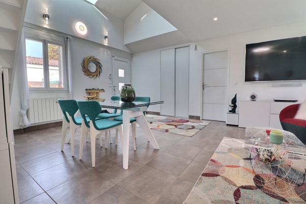 Plan-de-Cuques (13380) Maison individuelle T5: 4 chambres dont 3 en rdc avec piscine et jacuzzi dans Plan de Cuques...