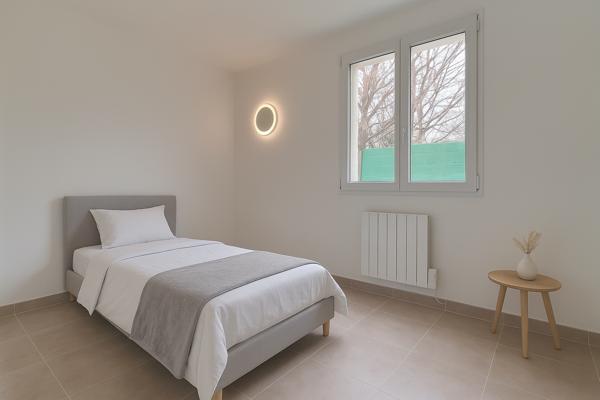 Plan-de-Cuques (13380) Maison individuelle T5: 4 chambres dont 3 en rdc avec piscine et jacuzzi dans Plan de Cuques...