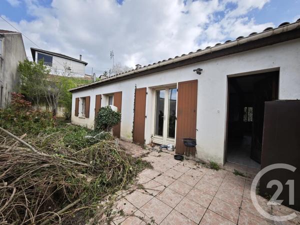Maison à vendre  5 pièces - 112 m 2   ST MICHEL  - 16