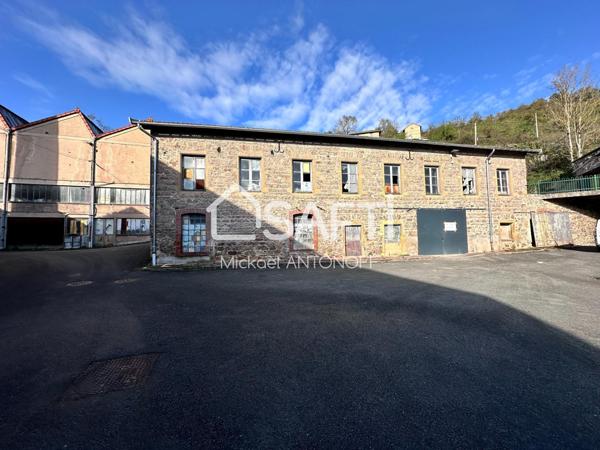 Entrepôt polyvalent de 360 m² sur 2 niveaux