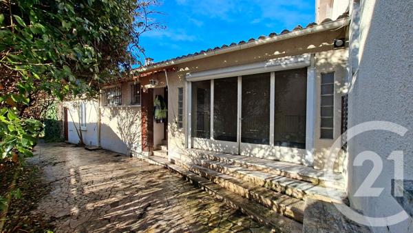 Maison à vendre  7 pièces - 120 m 2   ANGOULEME  - 16