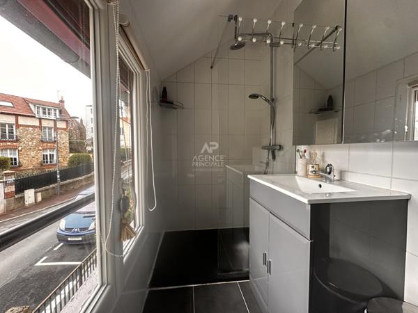 Chaville - Maison 5 pièces, 3 chambres + bureau 610 000 € **  - Référence  633-C