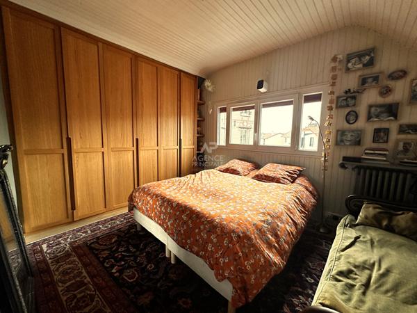 Chaville - Maison 5 pièces, 3 chambres + bureau 610 000 € **  - Référence  633-C