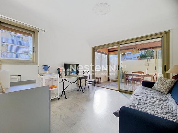 GOLFE JUAN - STUDIO 24 m2-  Mer 3 min - VERANDA 8m2- JARDIN 10m2