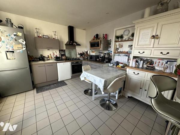 A VENDRE 56 THEIX-NOYALO, bourg de THEIX, maison 3 chambres, jardin 906 m²