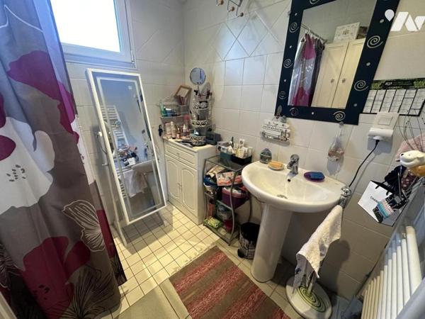 A VENDRE 56 THEIX-NOYALO, bourg de THEIX, maison 3 chambres, jardin 906 m²