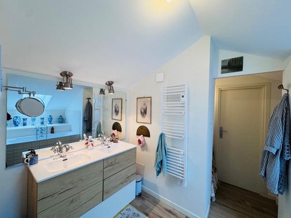 Avignon (84000) AVIGNON EM CHAMPFLEURY, PROCHE GARE CENTRE, MAISON DE VILLE, ENV. 196 M², JARDIN, DÉPENDANCES, STATIONNEMENT