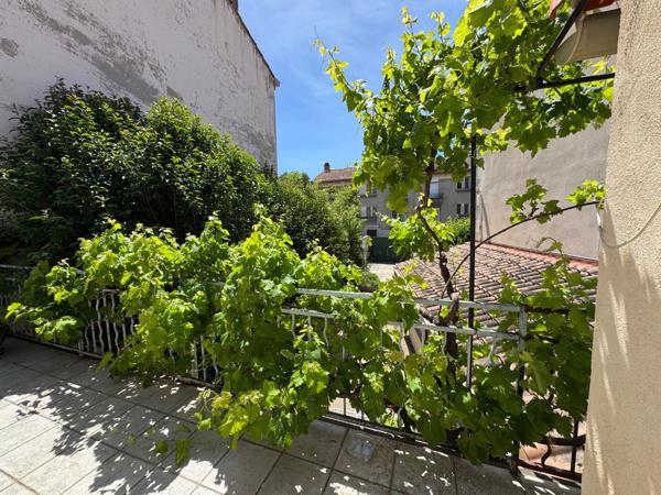 Avignon (84000) AVIGNON EM CHAMPFLEURY, PROCHE GARE CENTRE, MAISON DE VILLE, ENV. 196 M², JARDIN, DÉPENDANCES, STATIONNEMENT