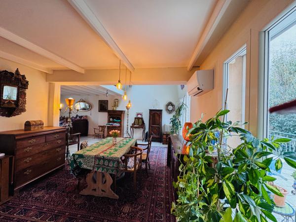 Avignon (84000) AVIGNON EM CHAMPFLEURY, PROCHE GARE CENTRE, MAISON DE VILLE, ENV. 196 M², JARDIN, DÉPENDANCES, STATIONNEMENT