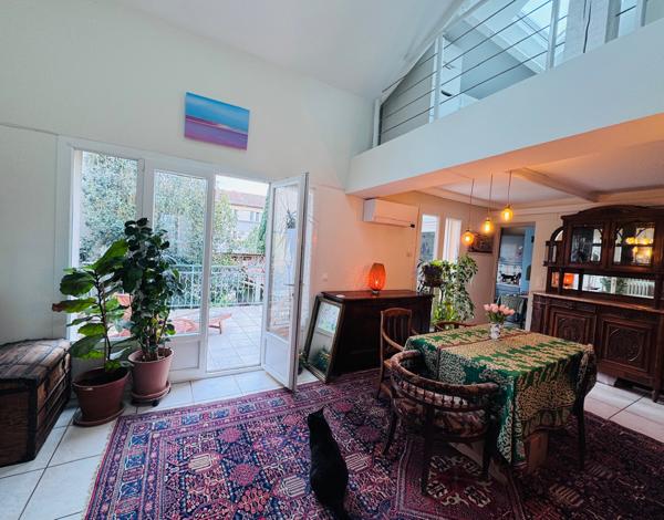 Avignon (84000) AVIGNON EM CHAMPFLEURY, PROCHE GARE CENTRE, MAISON DE VILLE, ENV. 196 M², JARDIN, DÉPENDANCES, STATIONNEMENT