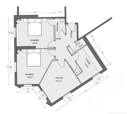 Grand appartement divisible idéal pour des investisseurs au dernier étage avec balcon et vue dégagée sur Paris.