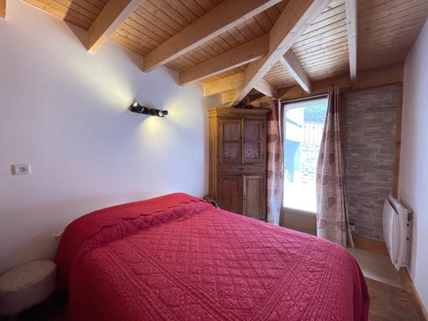 Corbel (73160) Magnifique chalet - dépendances - UNIQUE - prestations remarquables - vue dégagée imprenable - 30 mn Chambéry