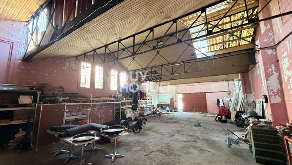 Exceptionnel ? Très grand garage en plein centre-ville d'Orthez