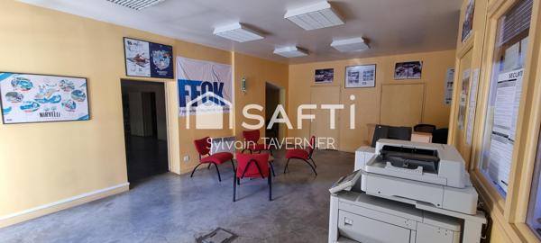 Entrepôt de 241 m² + bureau de 175 m²