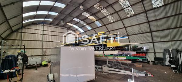 Entrepôt de 241 m² + bureau de 175 m²