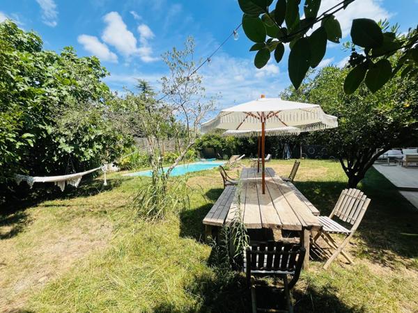 Le Crès:Magnifique Propriété Familiale  5 chambres , piscine, a trois minutes du Tram