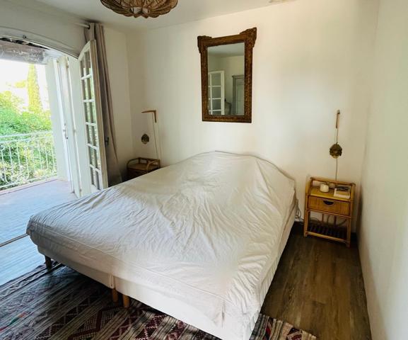 Le Crès:Magnifique Propriété Familiale  5 chambres , piscine, a trois minutes du Tram