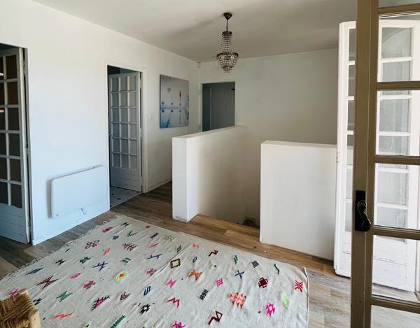 Le Crès:Magnifique Propriété Familiale  5 chambres , piscine, a trois minutes du Tram