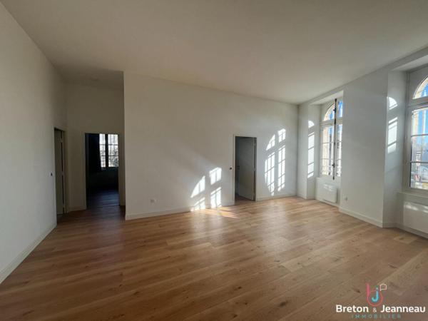 Appartement T4 avec garage - Laval - Centre Ville Rive droite
